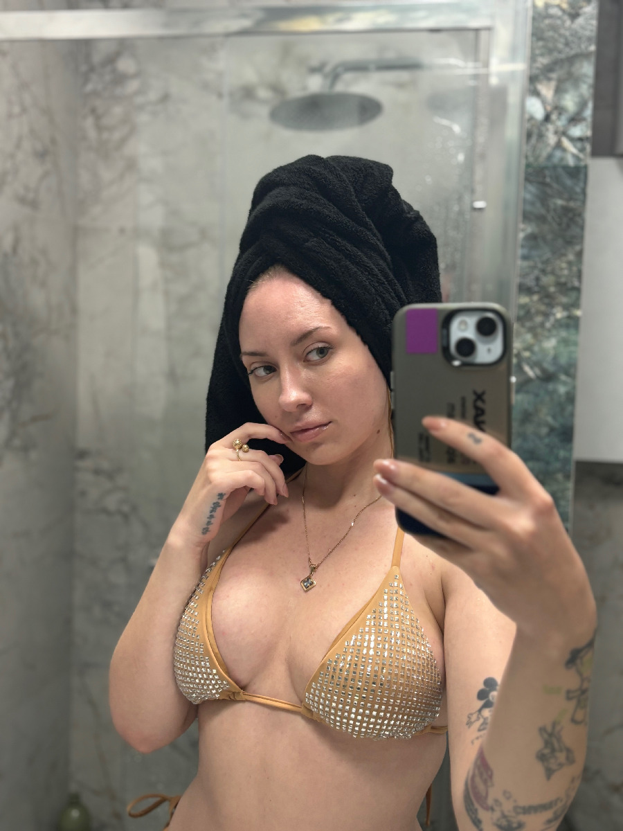 Nude girl KateV in Vancouver