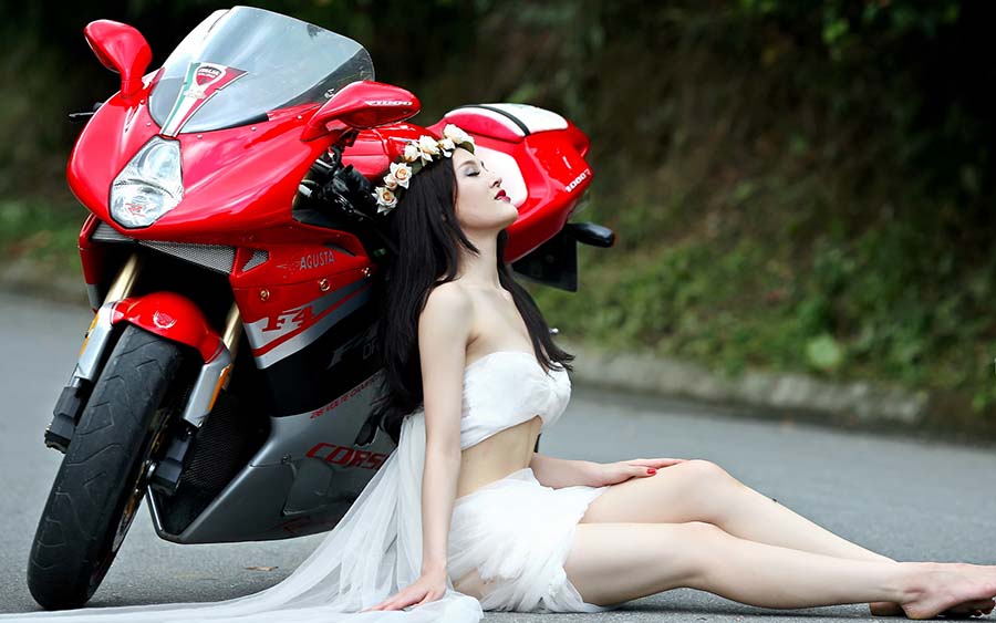 Beautiful girls and motorcycles in Vancouver