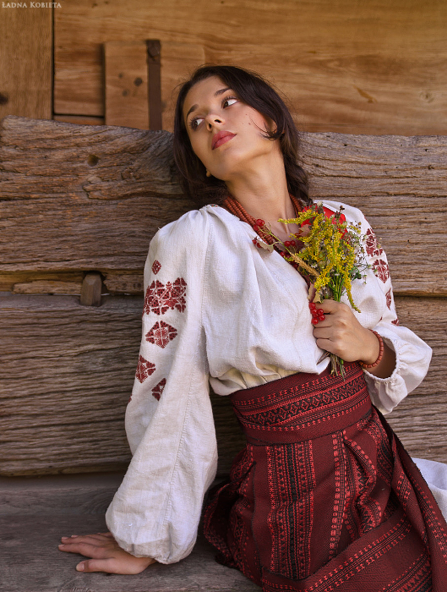 Girls in Slavic costumes in Vancouver