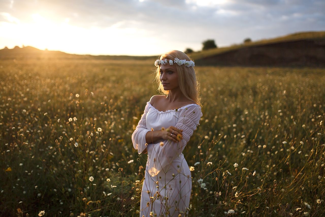 Girls in Slavic costumes in Vancouver