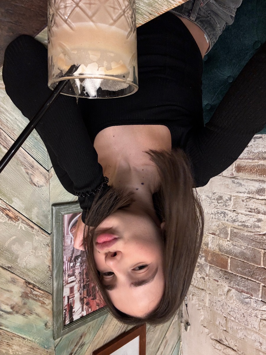 Fresh photos, fresh mood — Tina online in Vancouver